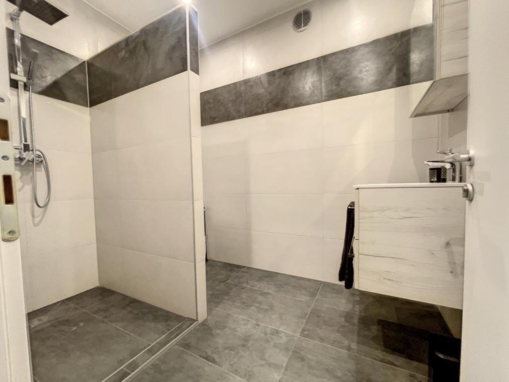 Appartement Moderne Avec Terrasse Et Piscine A Chatel Sur Bex ภายนอก รูปภาพ